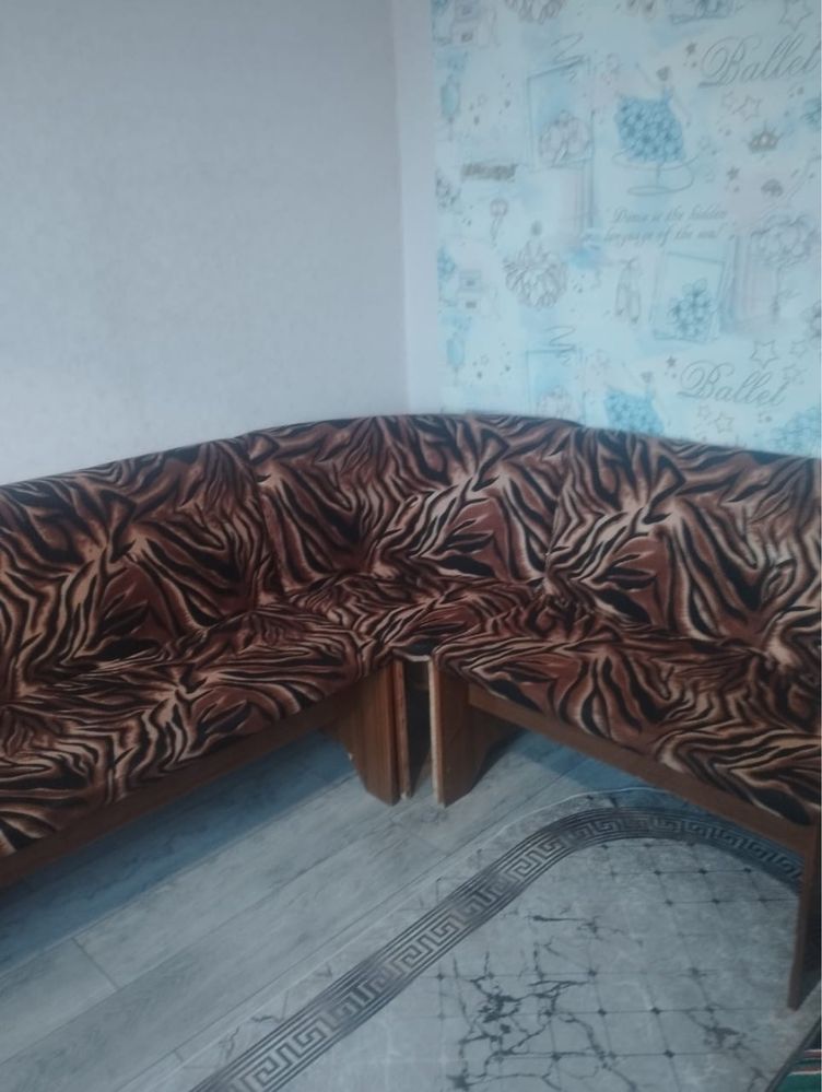 Кухонный уголок, прихожая