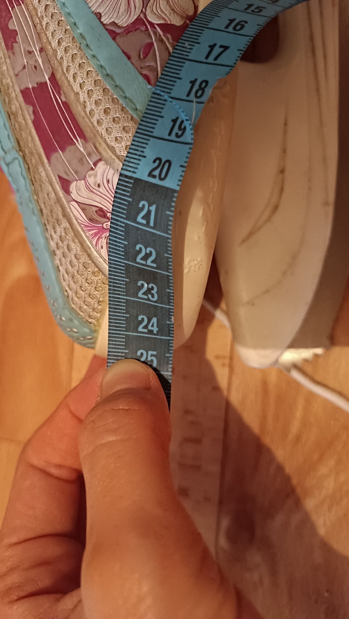 Продам детские коньки