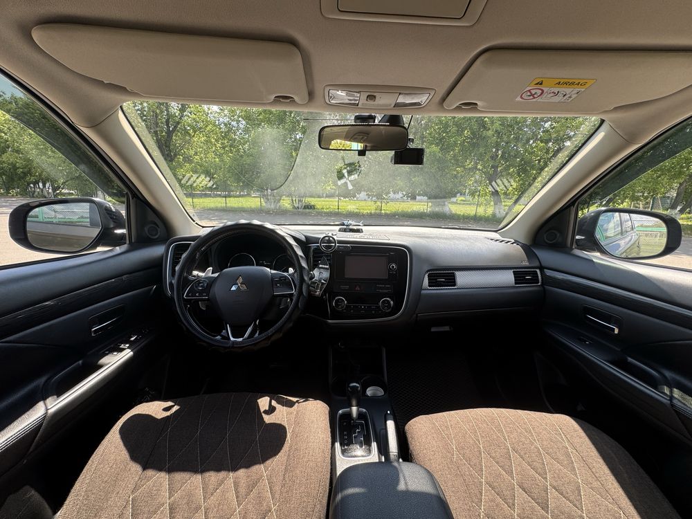 Продам Mitsubishi Outlender 2015 г.