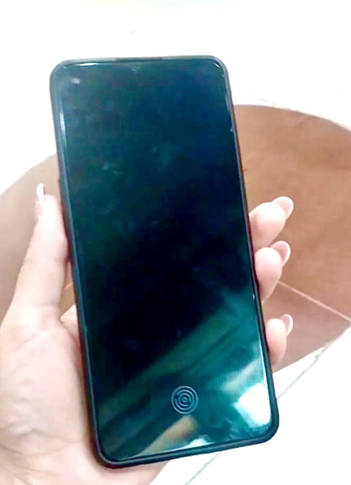 Продам смартфон Oppo Reno 7