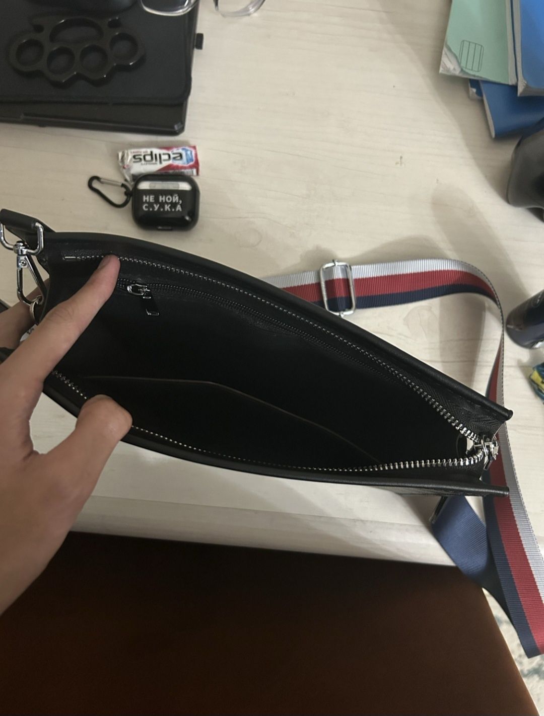 Продам барсетку срочно
