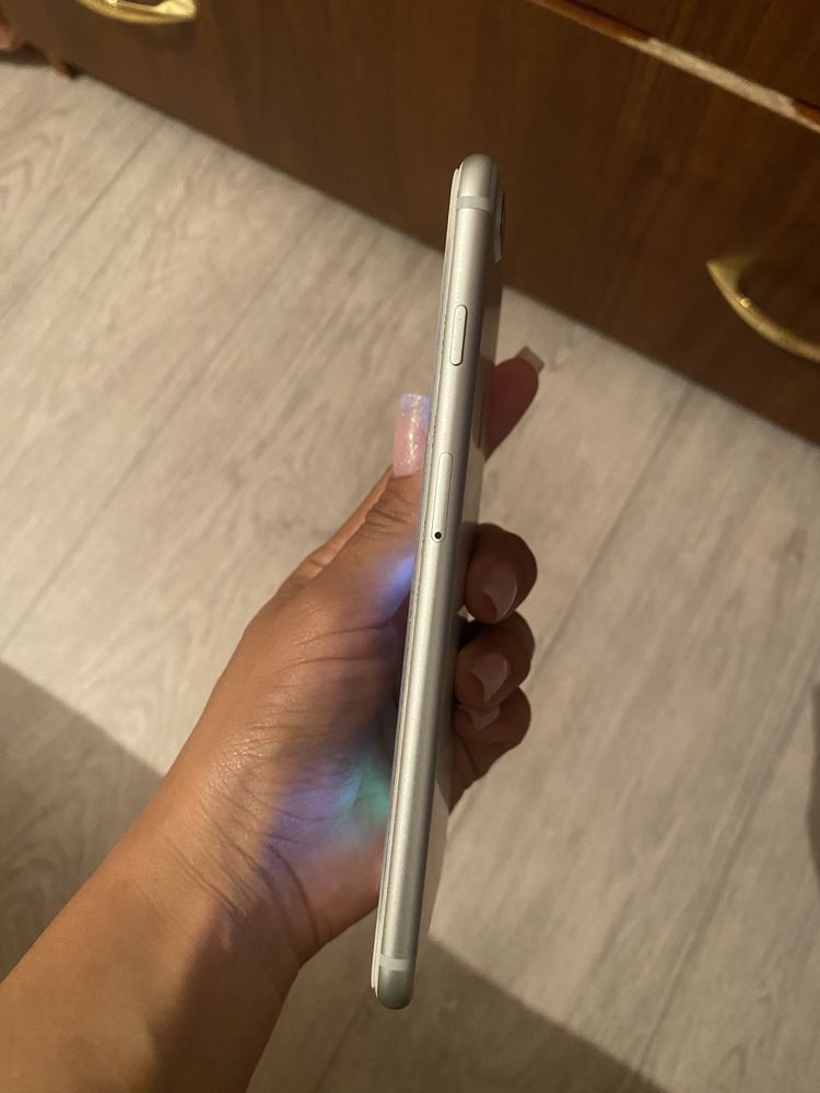 7 + Продам телефон в идеальном состояний
