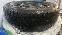 Продам зимнюю шипованную резину (michelin x ice north) с дисками