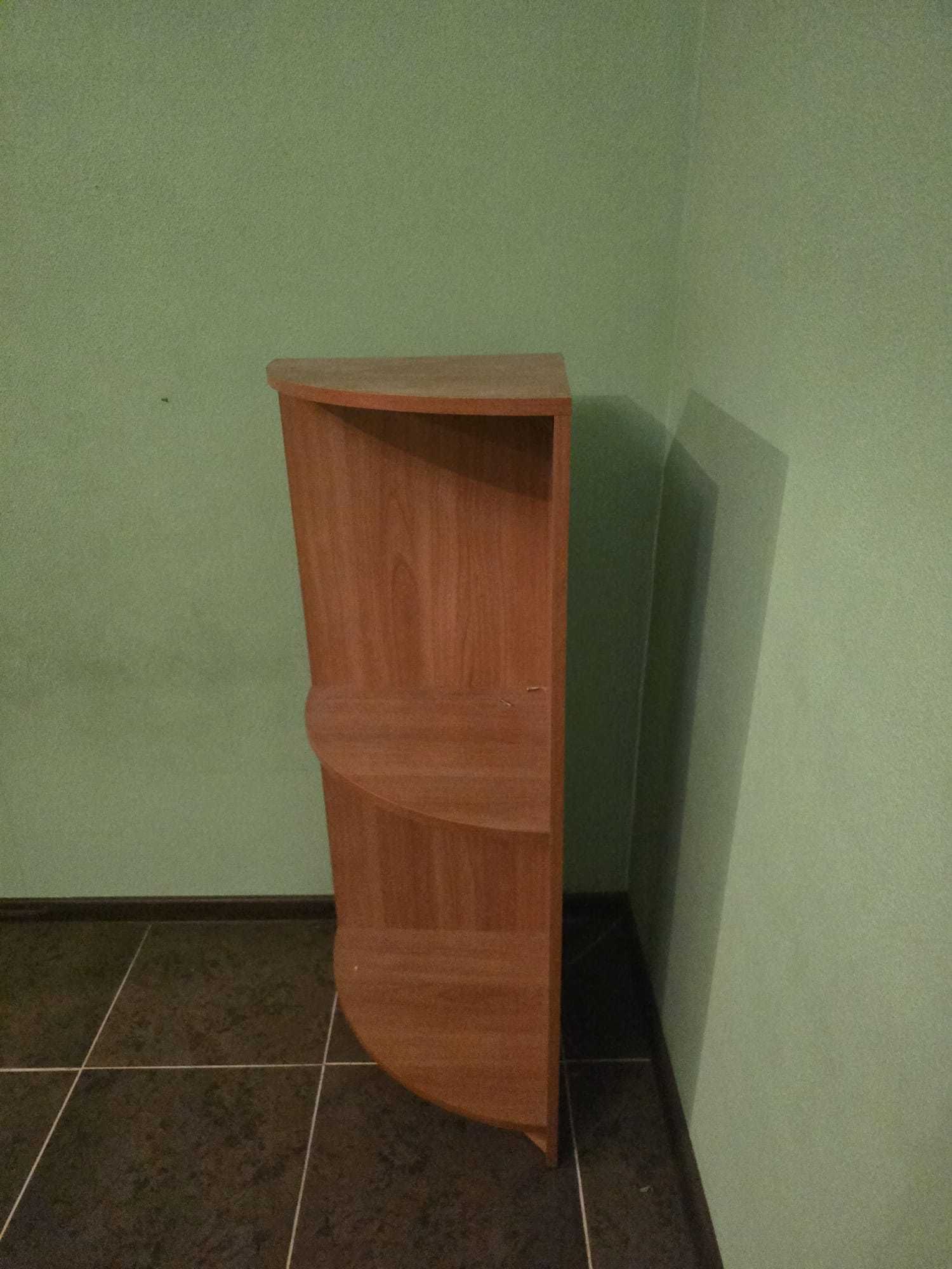 Угловая полка в отличном состоянии