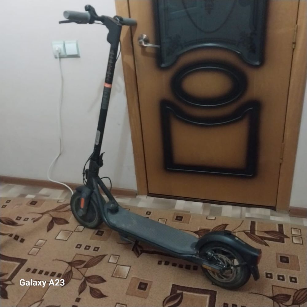 Электросамакат ninebot