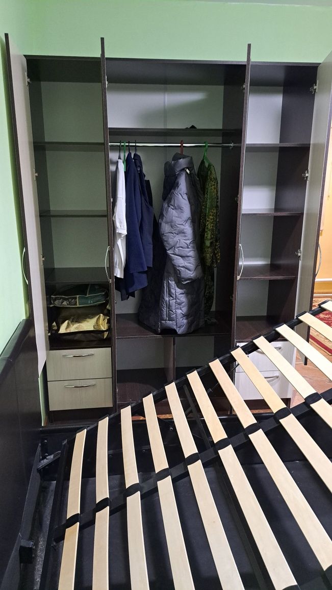 Продам спальный кровать и шкаф. Ортопедическ.матрац