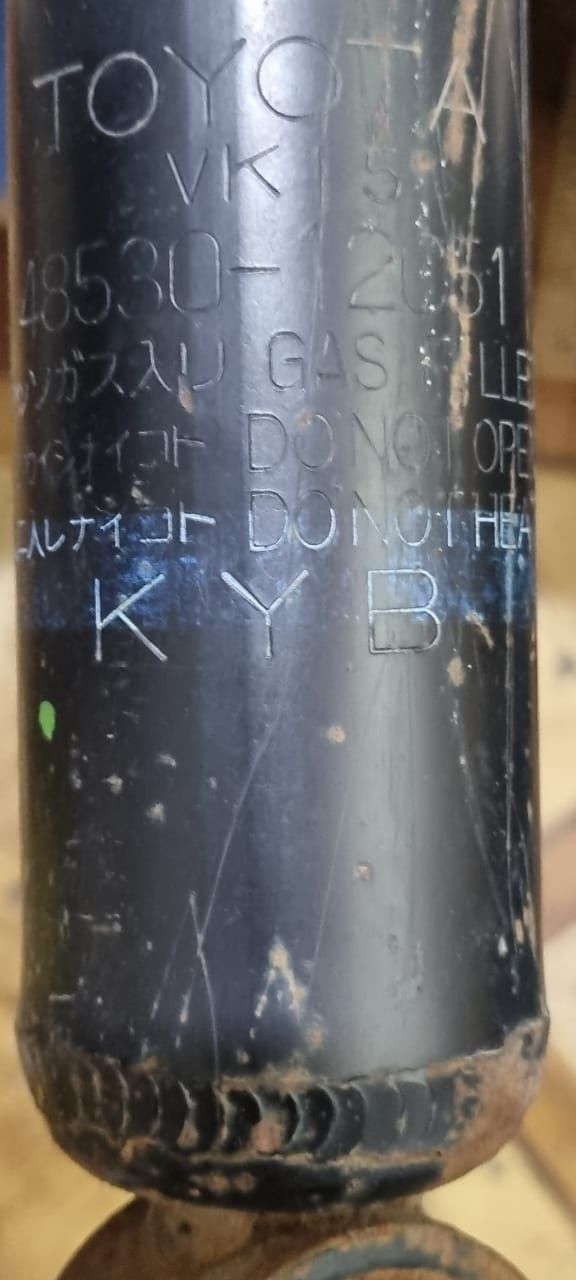 Продам задний амортизатор КОРОЛЛА