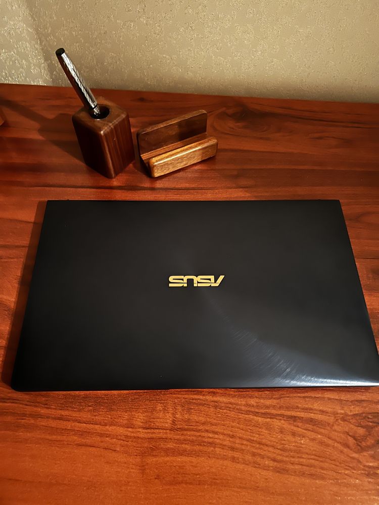 Продам ноутбук-нетбук Asus/интеллектуальный светящийся цифровой тачпад