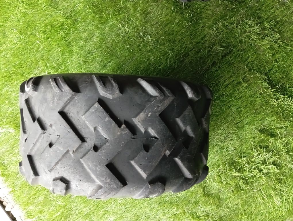 Продам резину на квадроцикл с размерами 22× 10 -10, в наличии 2 балона