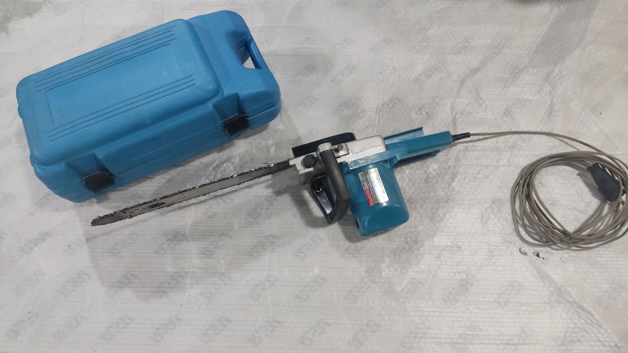 Продам пилу MAKITA