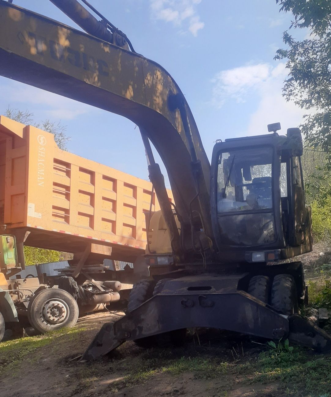 Срочно продам экскаватор ЕК-18 ТВЕКС 2006 г.в.