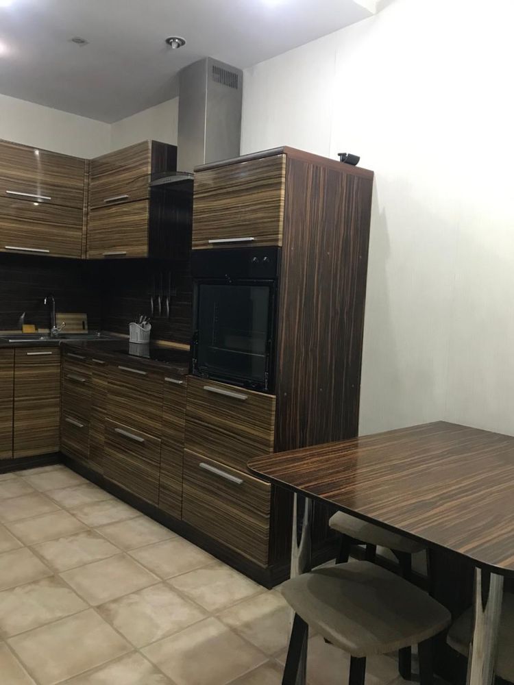 1-ком посуточно Женис 67 по часам