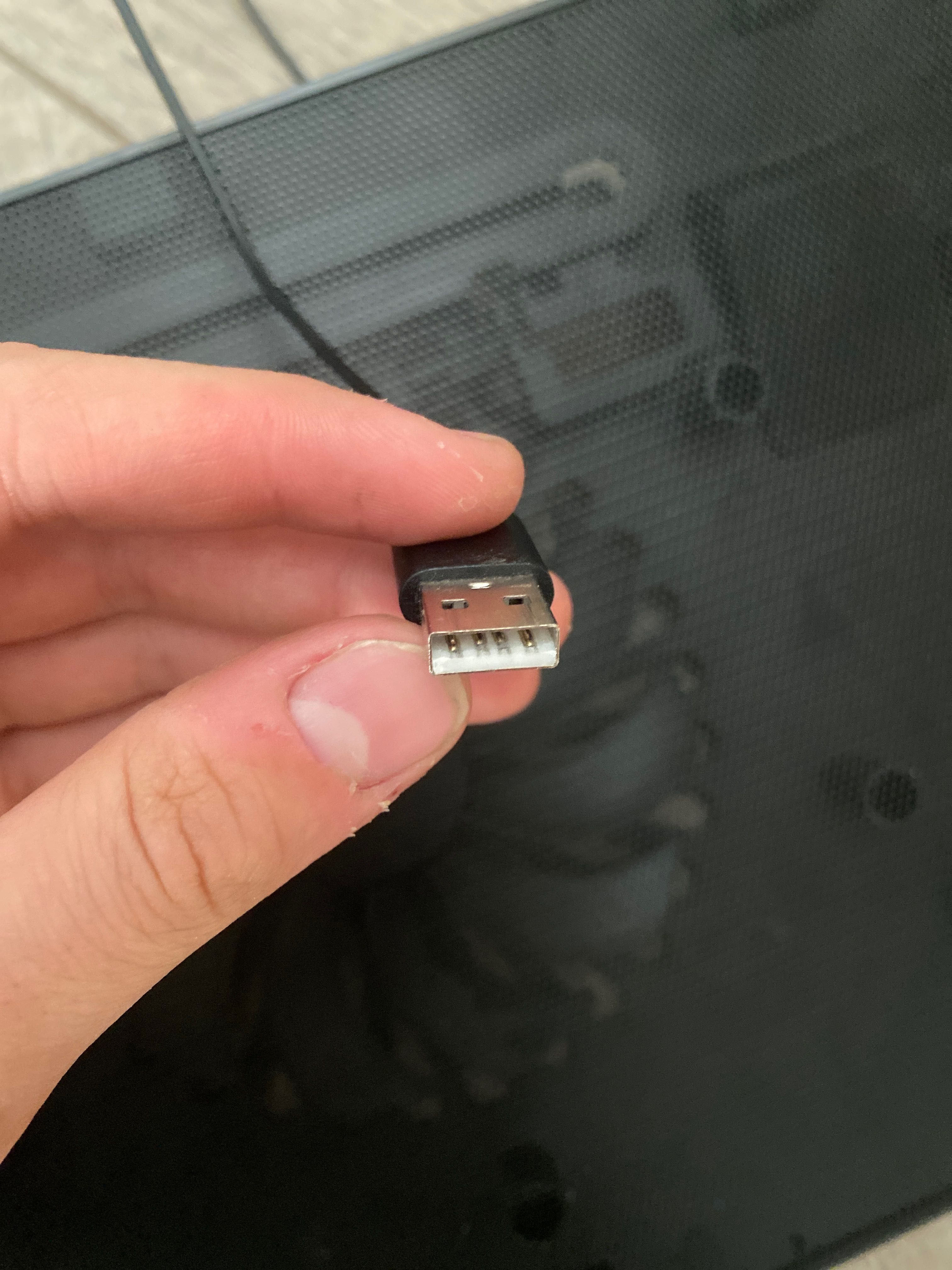 Охлаждающая подставка для ноутбука 13 дюймов от DeepCool