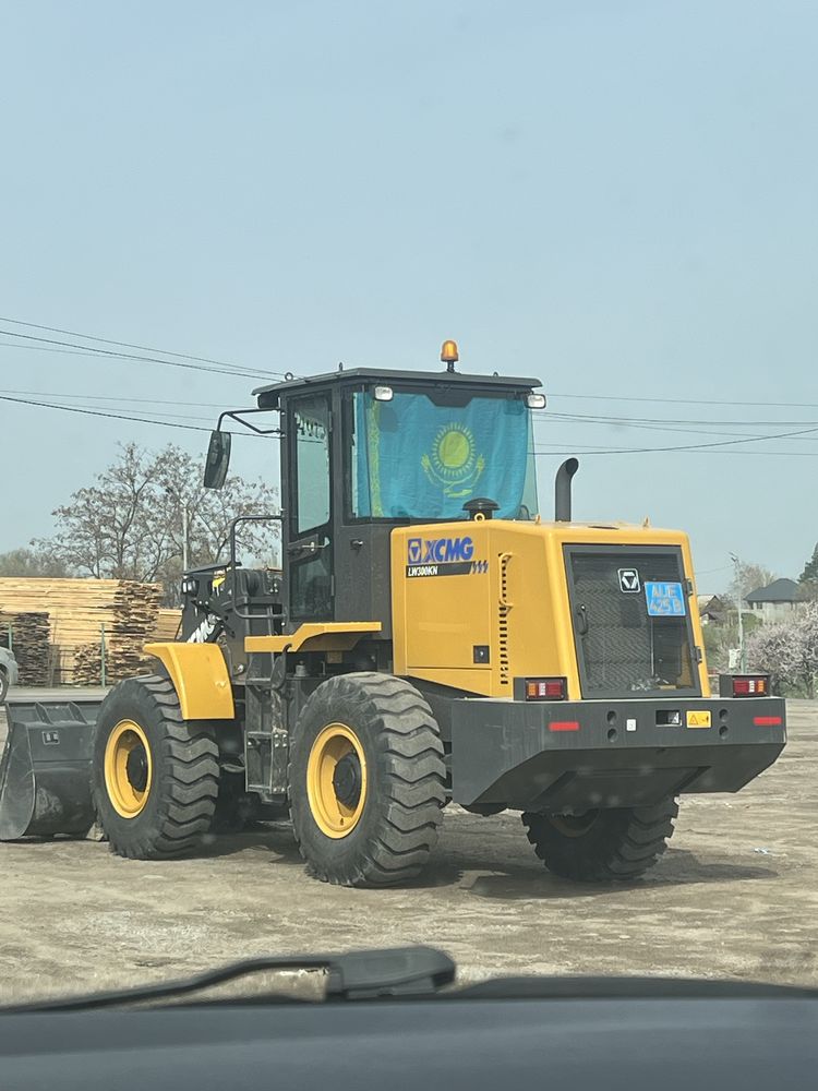 Услуги погрузчика XCMG LW300KN