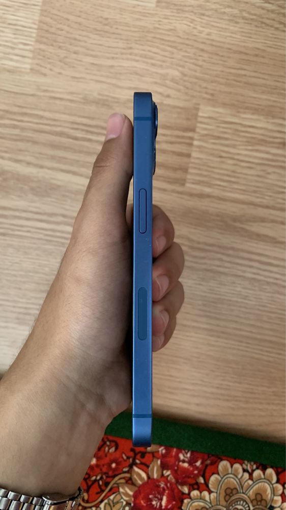 iPhone 13 купил в ломбарде проверенный
