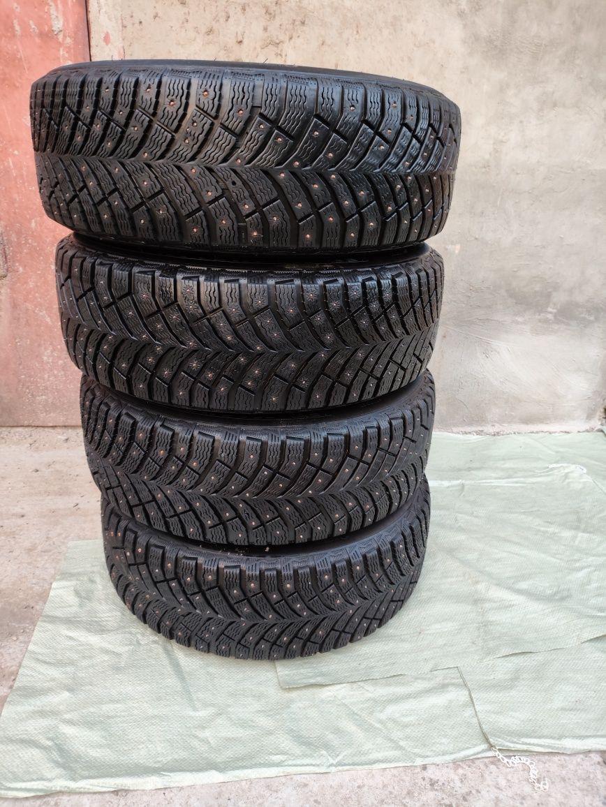 Продам 195/65/15  зимнюю резину Michelin