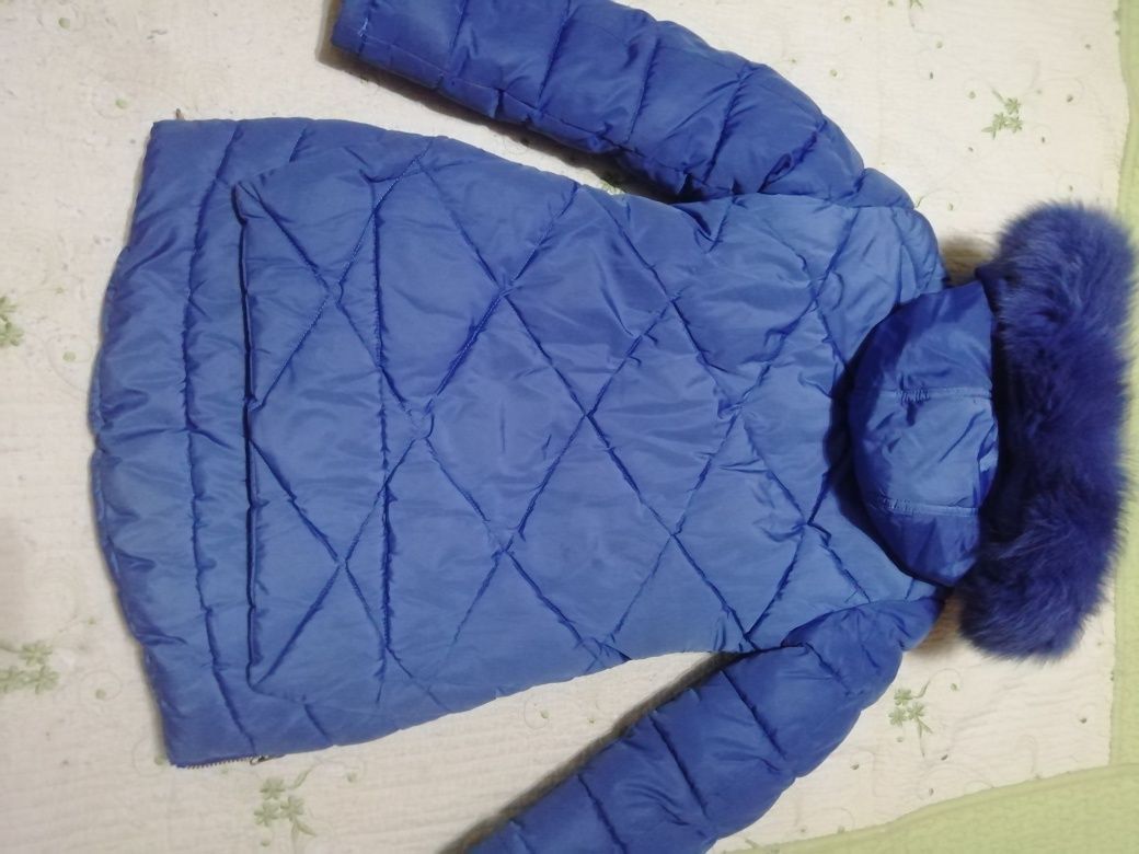 Продам детскую зимнию куртку