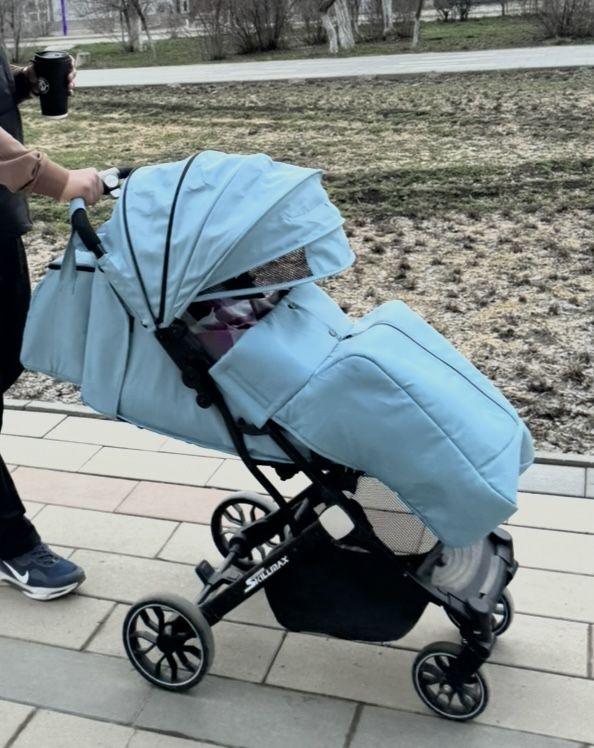 Продам коляску,  пользовались пол года. В основном дома.