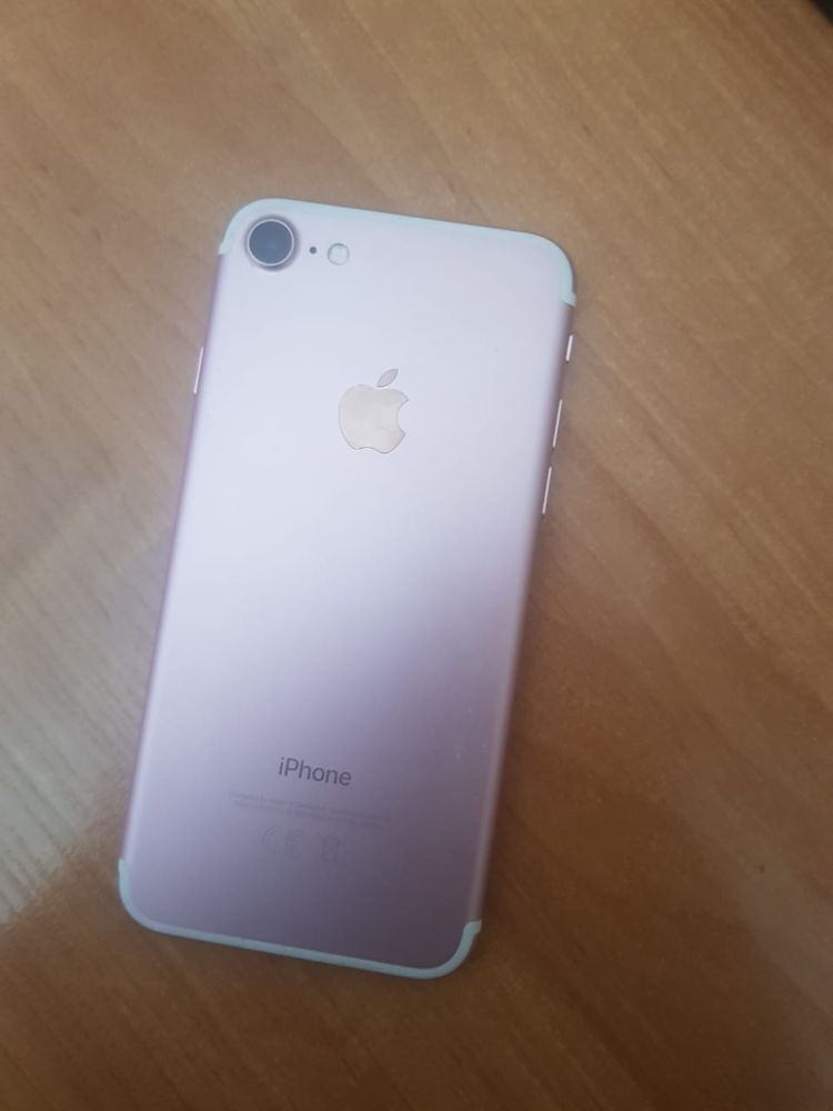 iPhone 7 32 гб в идеале каробка есть