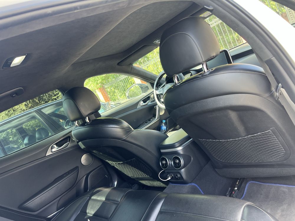 Kia Stinger 3.3 biturbo
