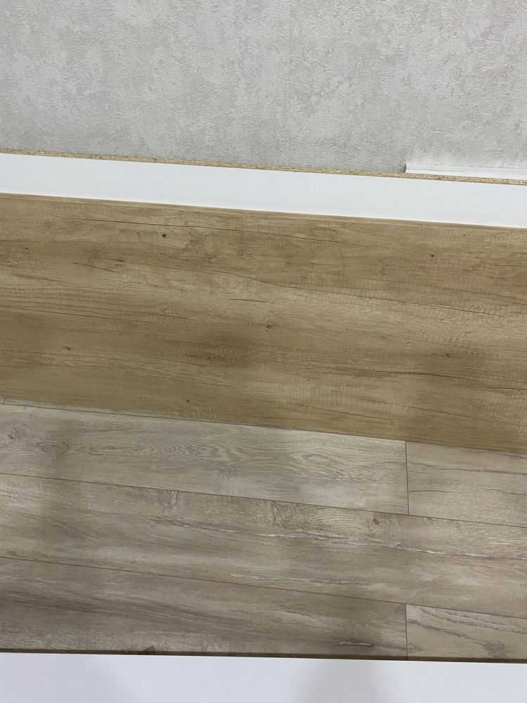 Продам дверь  и стенки для шкафа новые