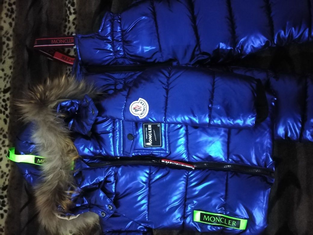 Детская зимняя одежда фирмы  MONCLER