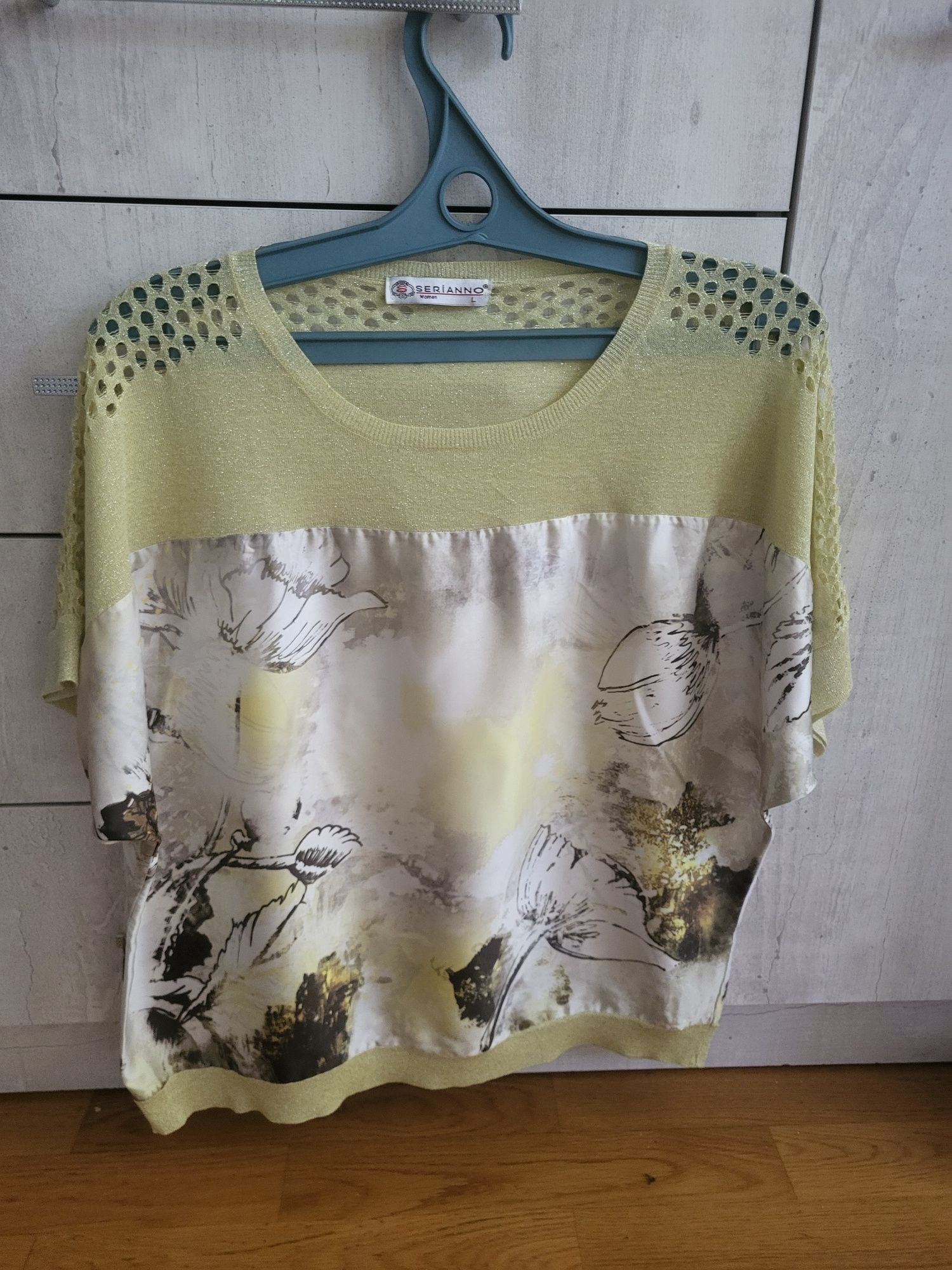 Продам шикарную,женскую кофточку