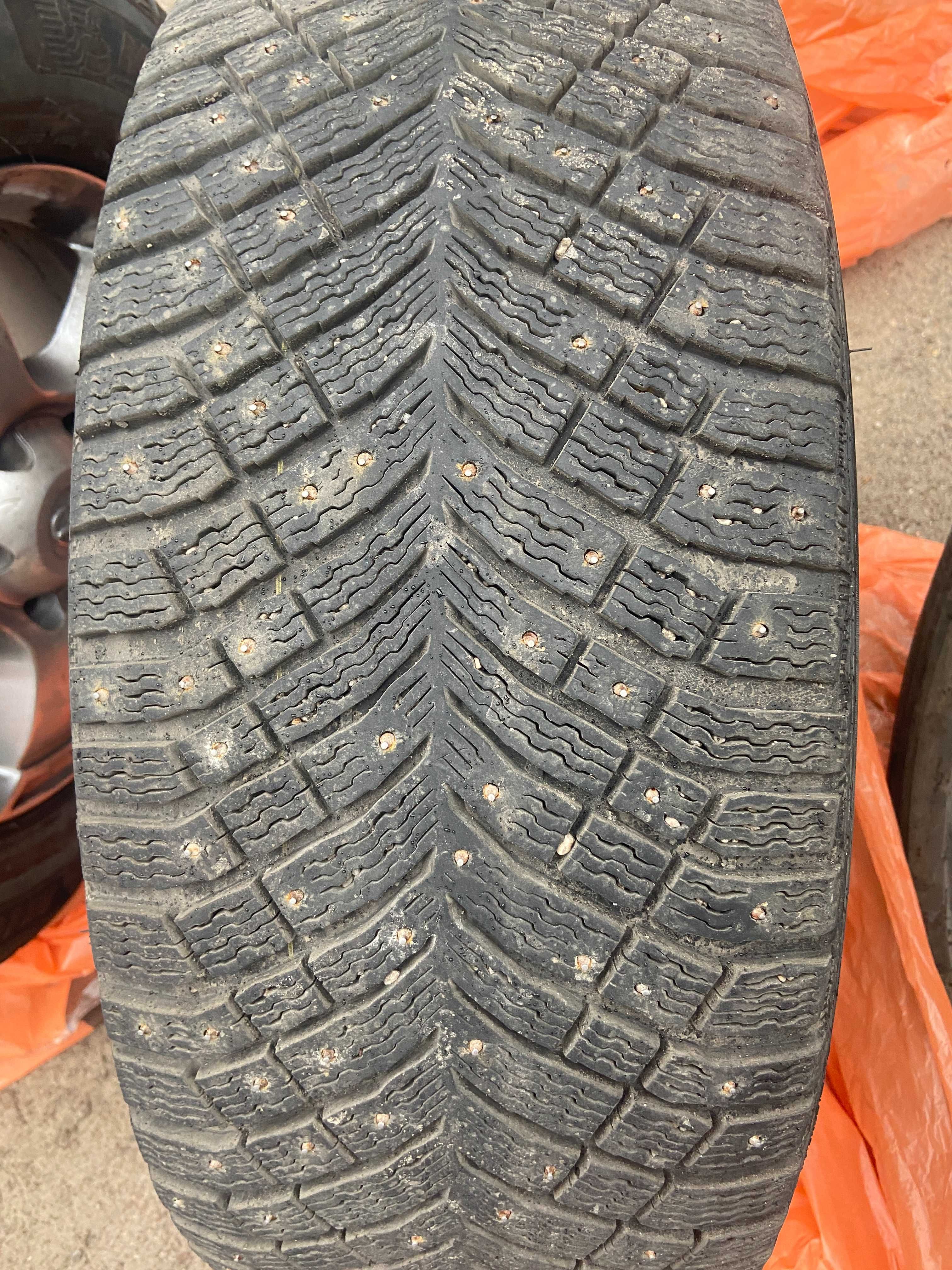 Комплект Michelin X-ice North 4 с оригинальными дисками на ТЛК 200