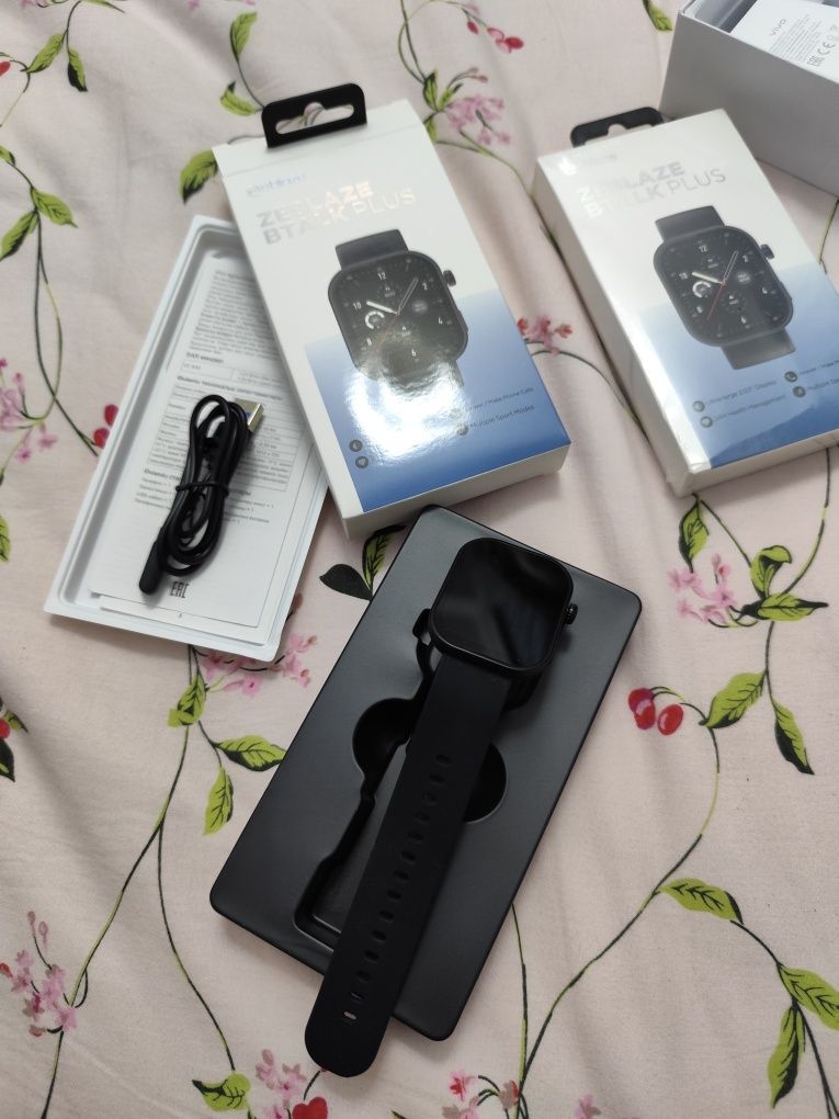 Продам часы zeblaze btalk plus