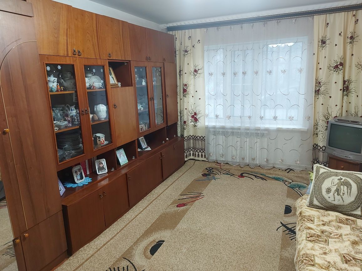 Продам 3-х комнатную квартиру в 8 микрорайоне