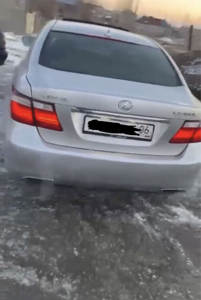 Лексус LS 460
