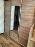 Продам 3-дверный купейный шкаф с зеркалом.