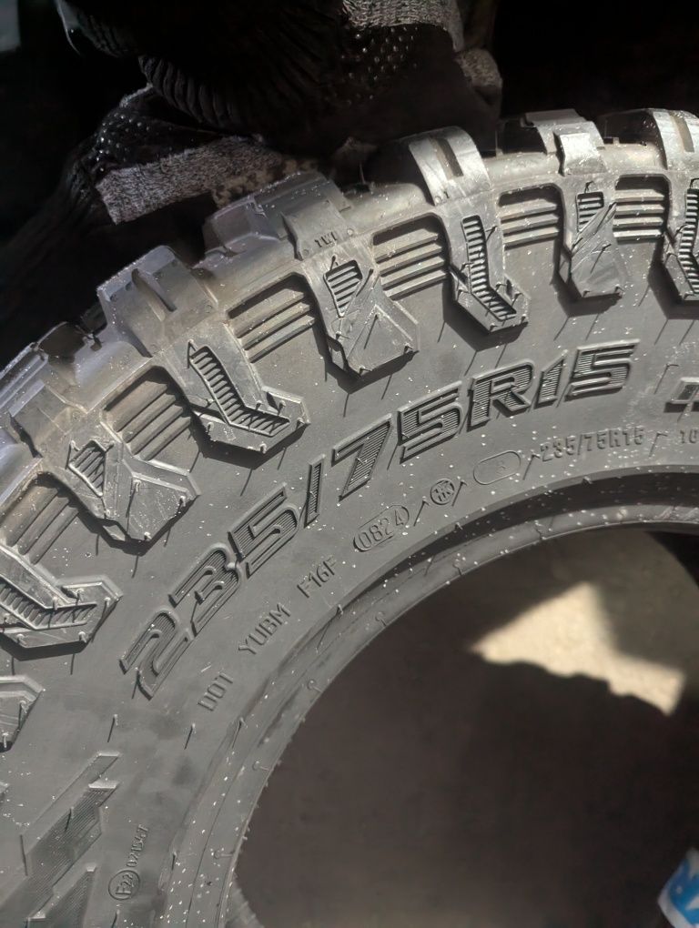 Шины грязевые на Делику и Паджеро 235/75R15 Кама Flame MT