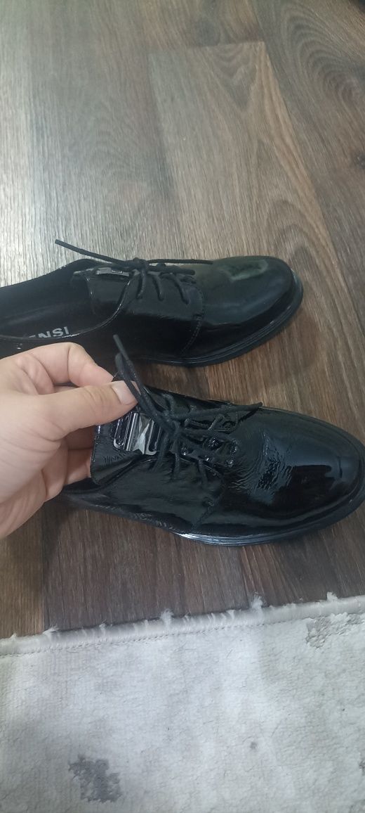 Продам новые мокасины