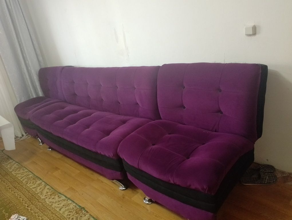 Продам диван с креслами