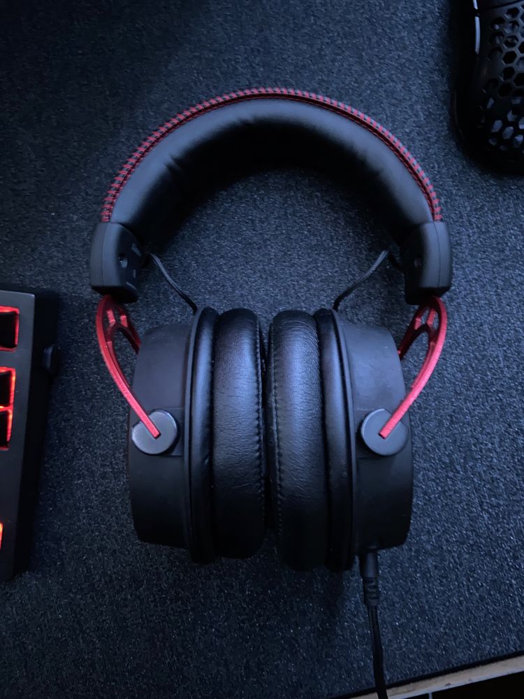 Игровые наушники HyperX Cloud Alpha