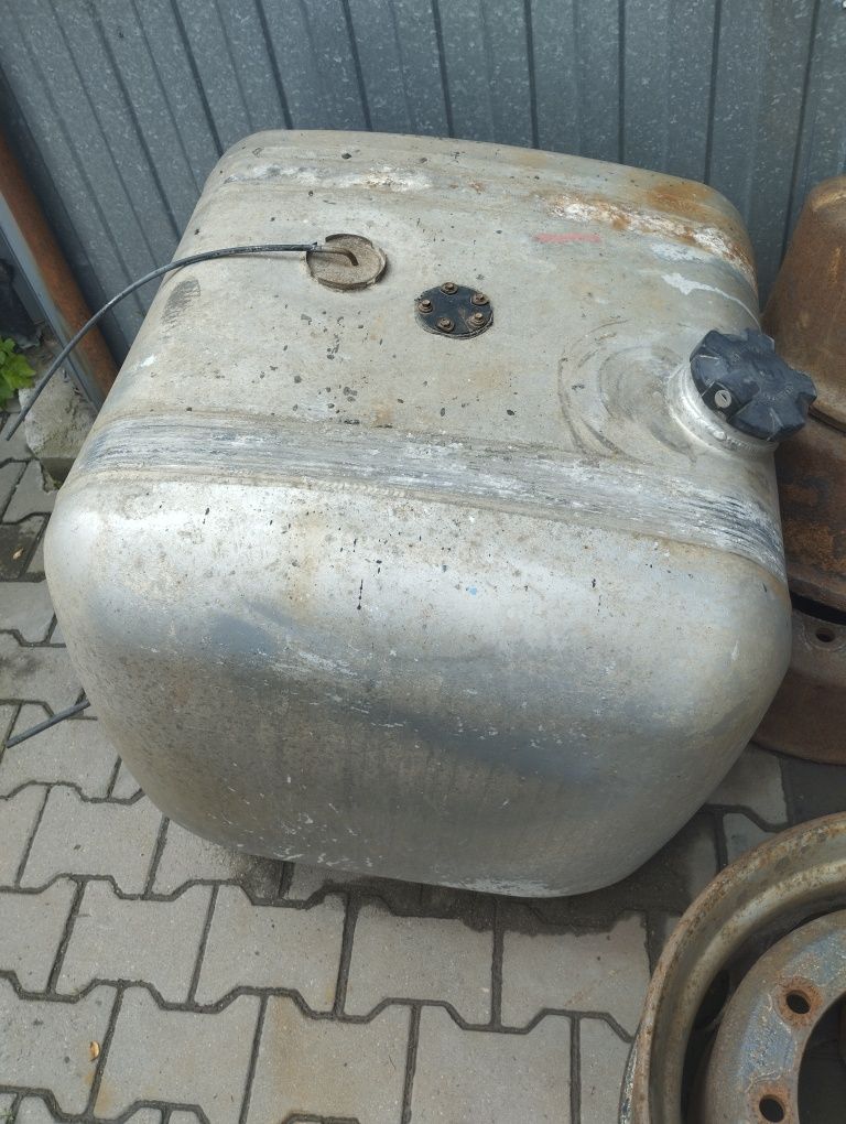 Бак 300л стоял на актросе