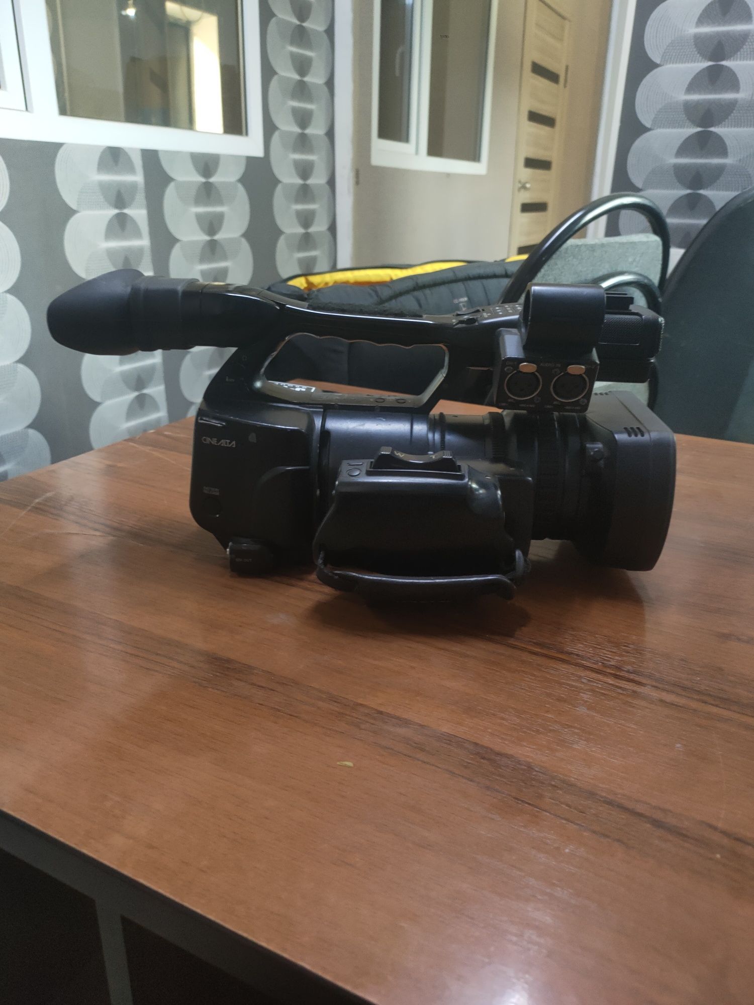 Профессиональная видеокамера Sony PMW-EX1R XDCAM EX. 
Модель:
Sony PMW