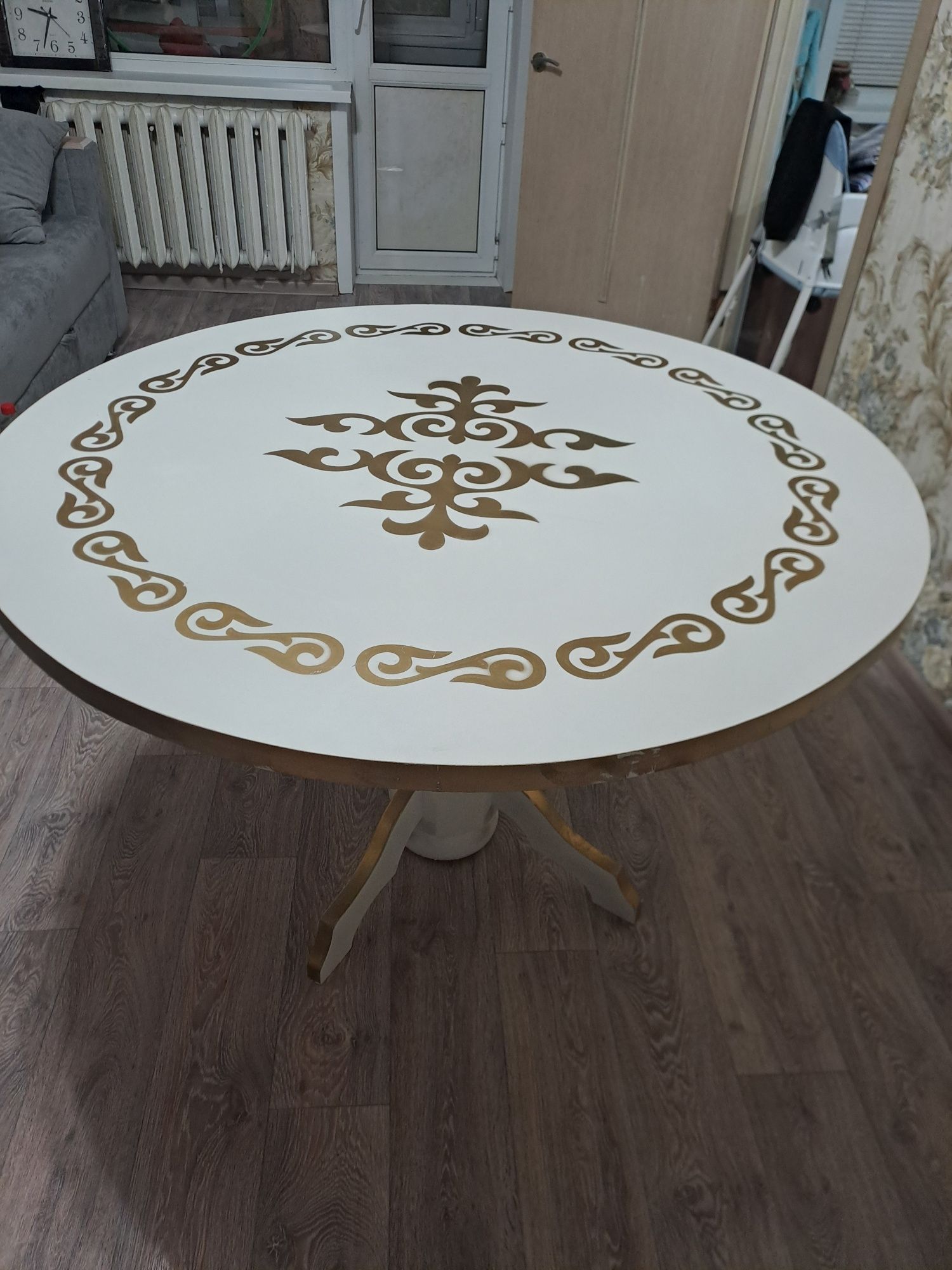 Стол круглый 75х120