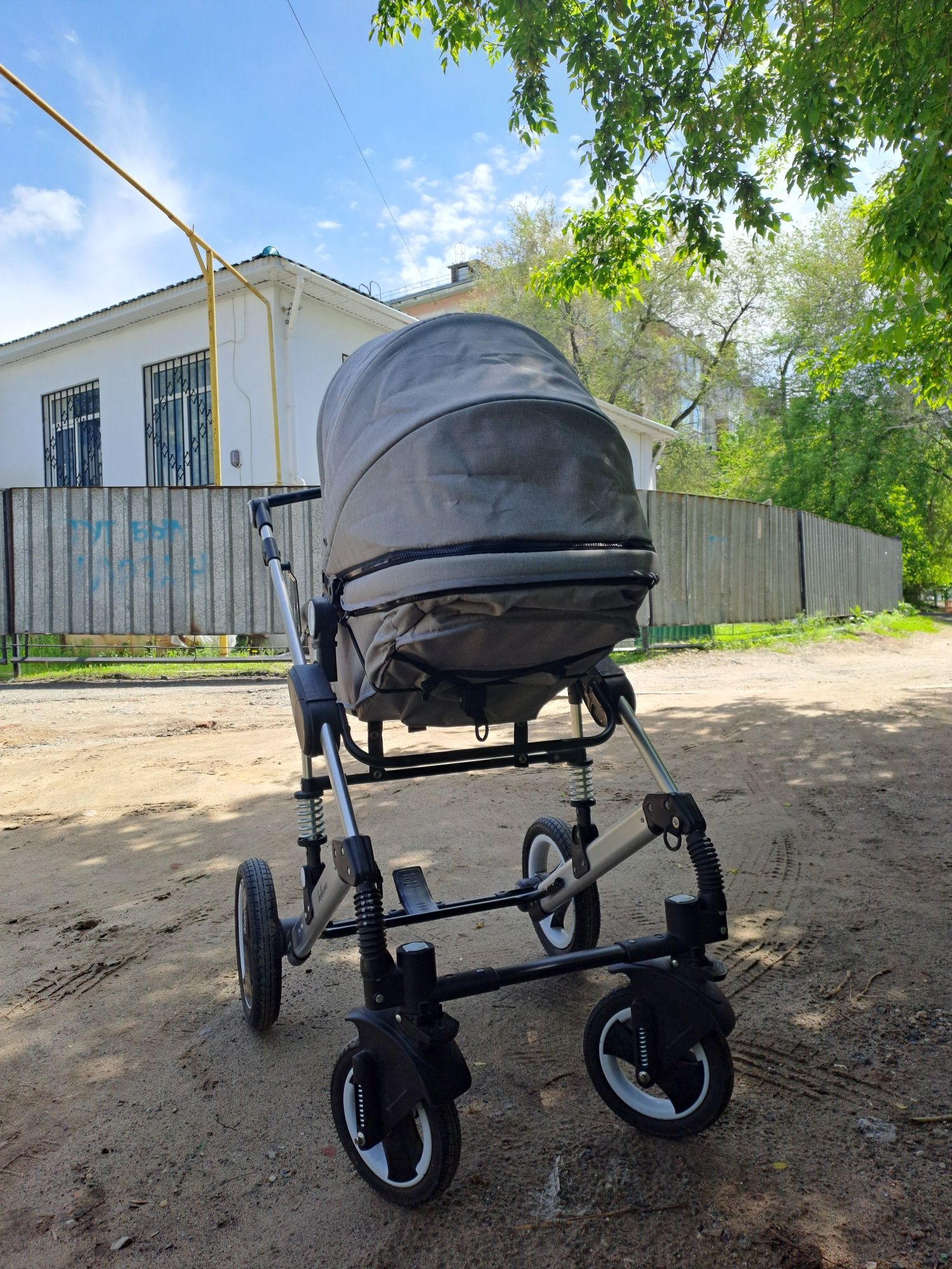 Коляска детский 0-3лет