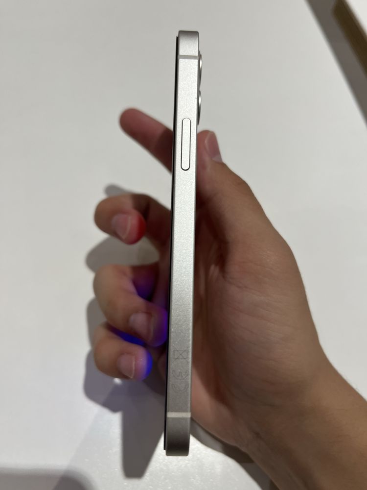 Iphone 12 белый в идеальном состоянии
