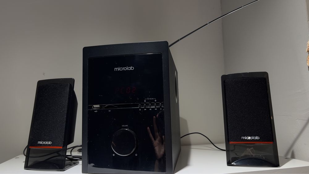Компьютерные колонки Microlab M-700U, User Manual