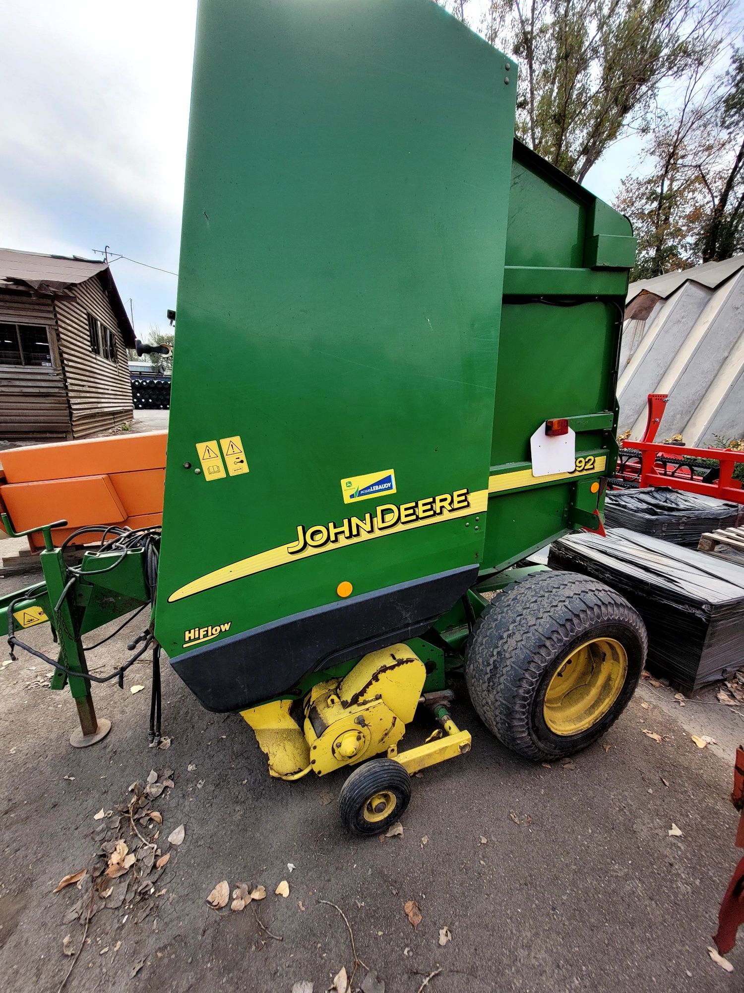 Пресс-подборщик John Deer 592. Джон Дир.