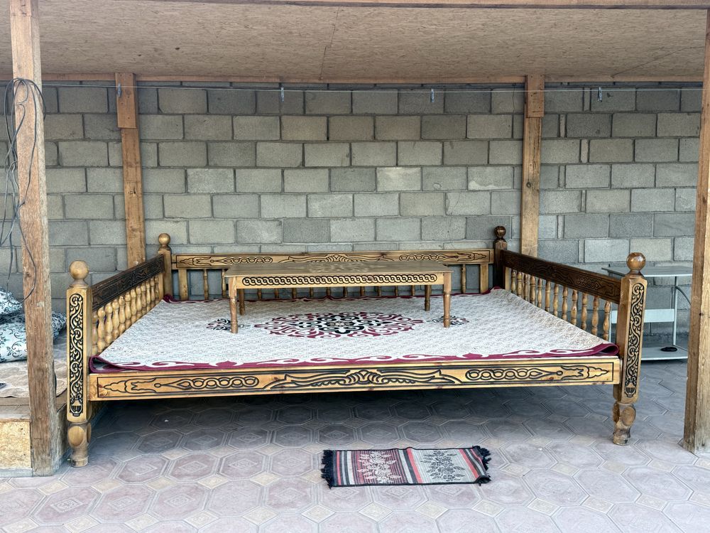 Срочно Тапчан сатылады стол улкен бірге жүреді