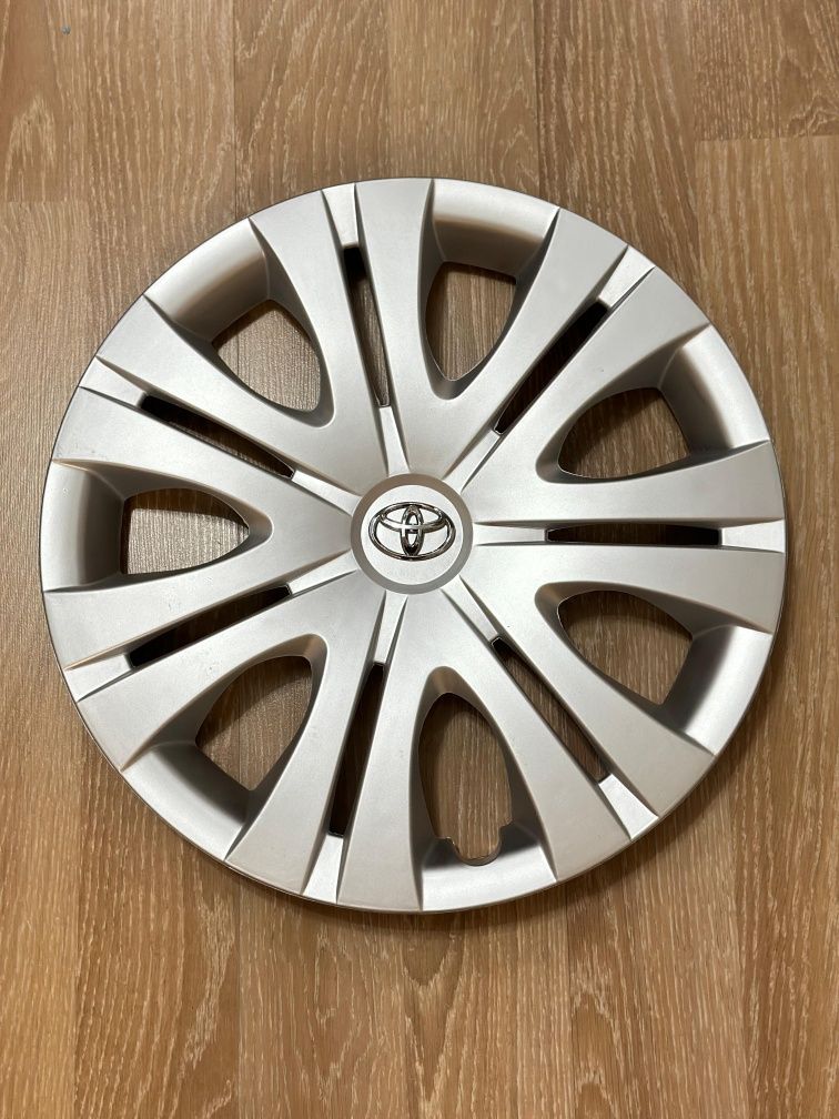 Колпаки на тойоту R 15 R 16