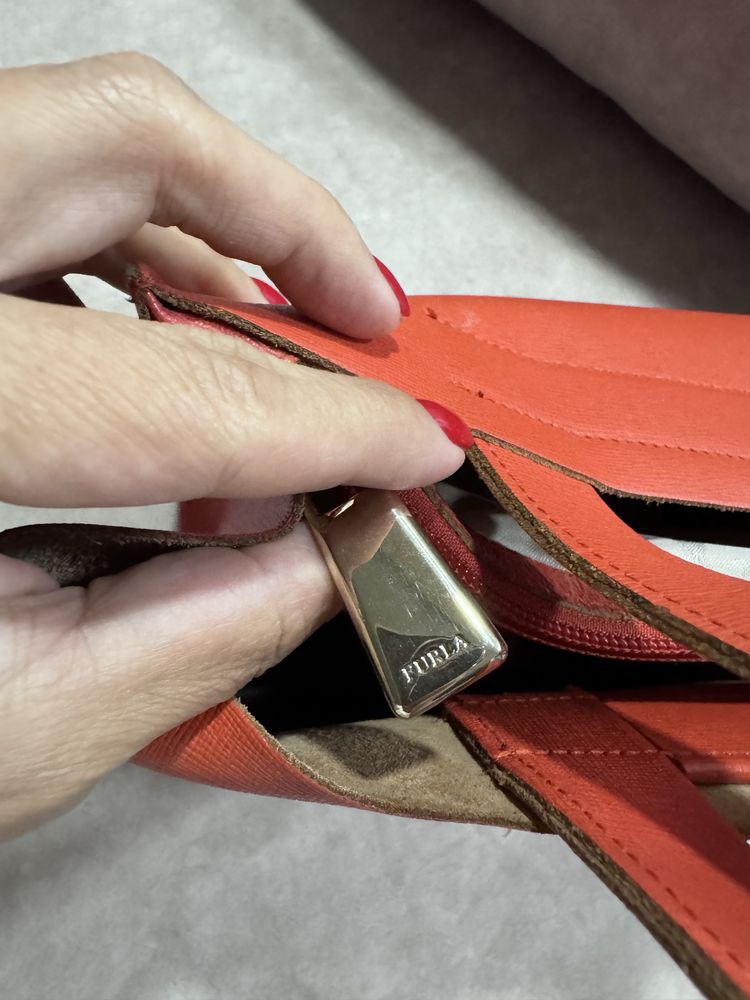 Furla (Divide It)  в идеальном состоянии