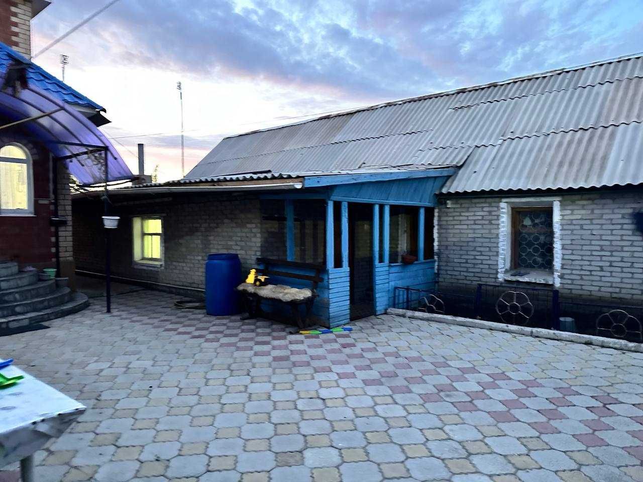 продам коттедж 2 этажа в районе центра