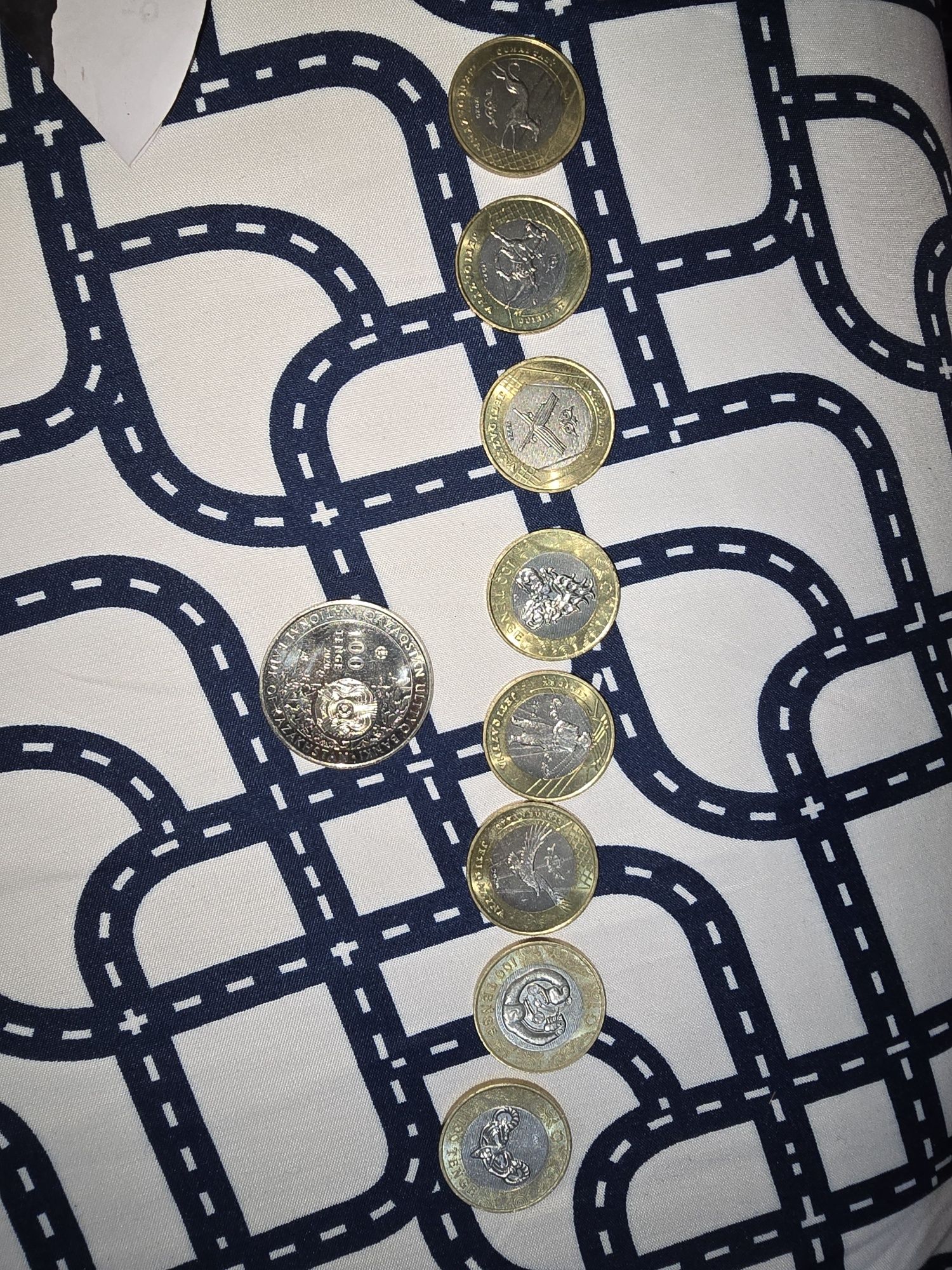 Продам сакские монеты