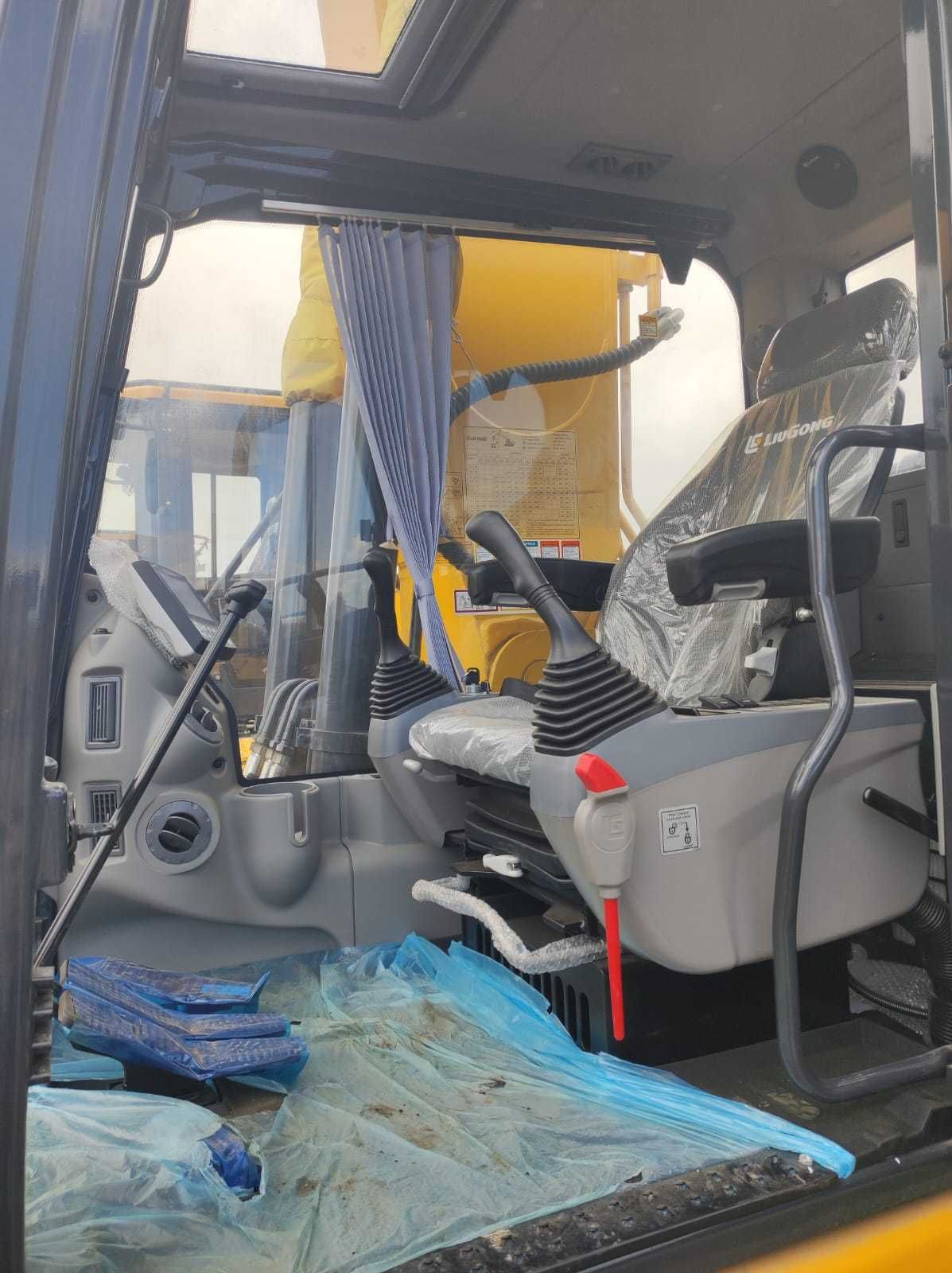 Экскаватор LiuGong CLG 922Е, объем ковша - 1.0 м3 Кредил Рассрочка