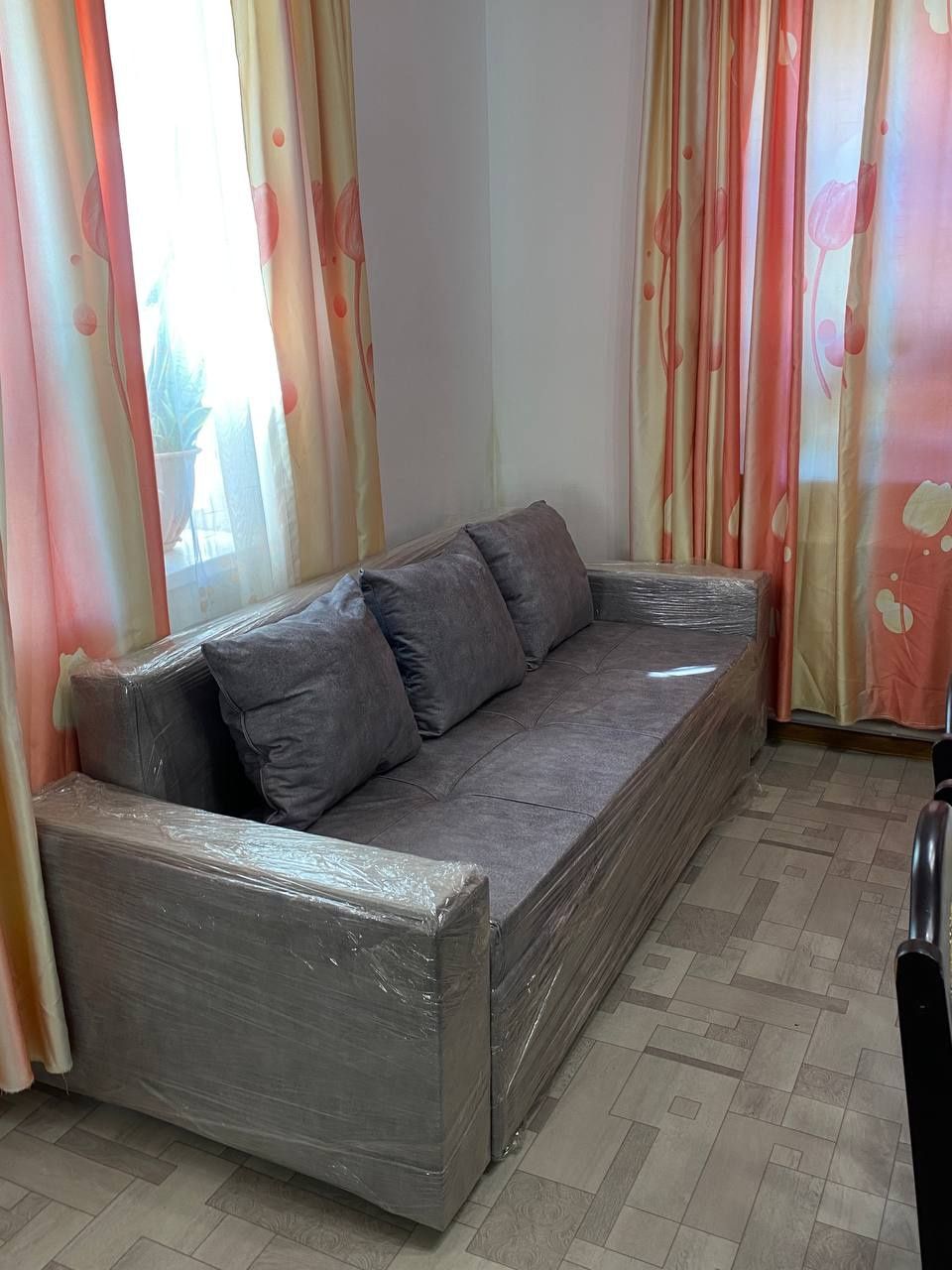 Продам диван новый